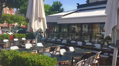 Restaurant ou autre lieu de restauration dans l'établissement Beautiful appartement, 20 min to Champs-Elysées