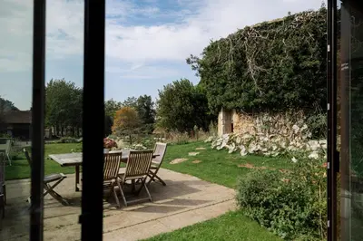 Jardin de l'établissement LA MOTTE FÉODALE luxury medieval MANOR rated 5 stars in Normandy