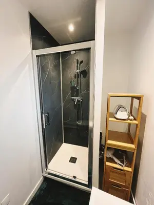 Salle de bains dans l'établissement Duplex - En plein Centre Ville - 6 pers