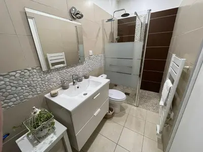 Salle de bains dans l'établissement L'histoire d'une hirondelle