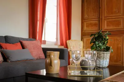 Coin salon dans l'établissement L'Orée du Marais