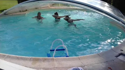 Piscine de l'établissement Les 2 chaumières avec piscine ou située à proximité