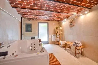 Salle de bains dans l'établissement Sospa - Suite spa privatif