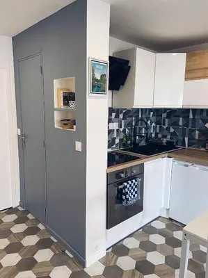 Cuisine ou kitchenette dans l'établissement NEW: appartement tout confort + parking gratuit