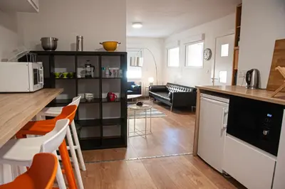 Cuisine ou kitchenette dans l'établissement Ensemble French House Rouen - calme & chaleureux