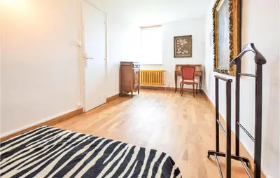 Un ou plusieurs lits dans un hébergement de l'établissement Pet Friendly Home In Le Mesnil-Esnard
