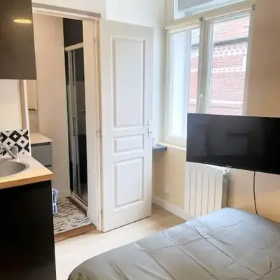 Studio Netflix & Bed
