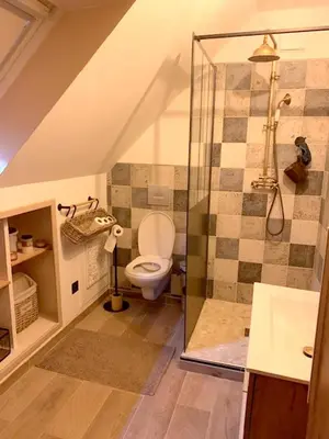 Salle de bains dans l'établissement Villa élégante à Omerville avec piscine privée