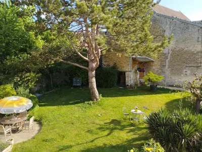 Jardin de l'établissement Le refuge d'Athéna