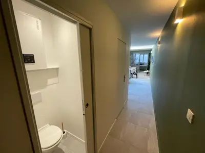 Salle de bains dans l'établissement Loft central climatisé avec verrière