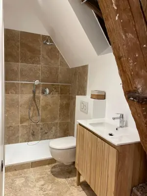 Salle de bains dans l'établissement Gîte Les 27