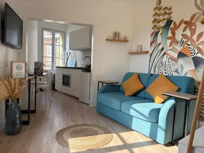 Cuisine ou kitchenette dans l'établissement ​Cœur de ville ! Cœur de l'Oise​​ ! Moderne & fonctionnel​