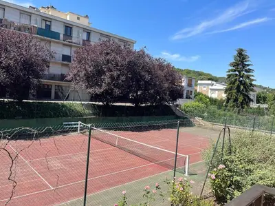 Tennis ou squash au sein de l'appartement ou à proximité