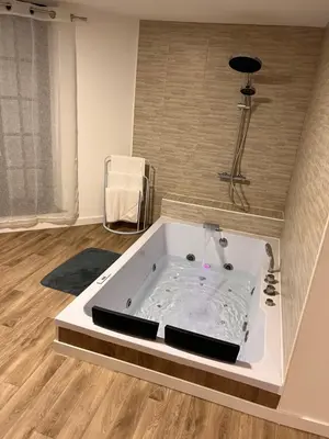 Plan de l'établissement Magnifique Loft 35m2 Jacuzzi RVB NIGHT 1 ÉTABLISSEMENT FERMÉ DEFINITIVEMENT