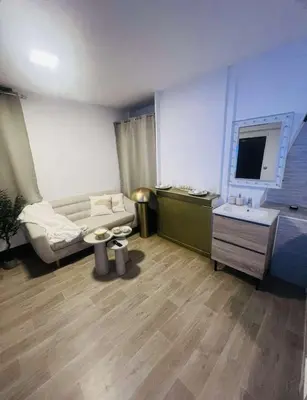 Un ou plusieurs lits dans un hébergement de l'établissement Loft ravissant 45m2 Jacuzzi RVB NIGHT 2 ÉTABLISSEMENT FERMÉ DÉFINITIVEMENT