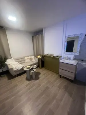 Un ou plusieurs lits dans un hébergement de l'établissement Loft ravissant 45m2 Jacuzzi RVB NIGHT 2 ÉTABLISSEMENT FERMÉ DÉFINITIVEMENT