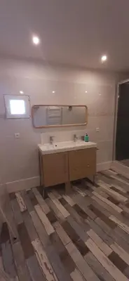 Salle de bains dans l'établissement Les chambres du Val d'Eyden