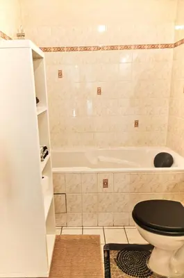 Salle de bains dans l'établissement CHARMANT APPARTEMENT SUR SOTTEVILLES LES ROUEN