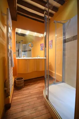 Salle de bains dans l'établissement Les Falaises de l'Estran