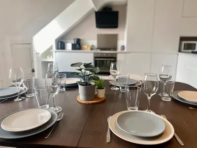 Cuisine ou kitchenette dans l'établissement Magnifique duplex pour huit personnes -070