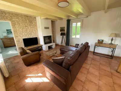 Télévision ou salle de divertissement dans l'établissement Beaurepaire Gîte entre Terre et Mer