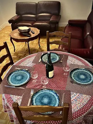 Coin salon dans l'établissement Spacieux et confortable appartement en résidence