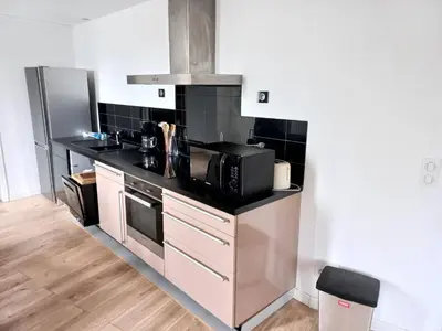 Cuisine ou kitchenette dans l'établissement T2 60m² vue panoramique sur port et mer