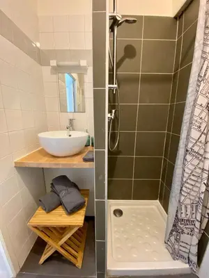 Salle de bains dans l'établissement Joli studio hyper centre