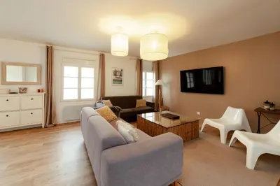Télévision ou salle de divertissement dans l'établissement Villa La Mer - 600m de la plage Mesnil Val