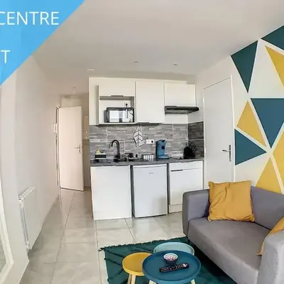 SUPERBE STUDIO HYPER CENTRE TOUT ÉQUIPÉ WIFI NETFLIX 2PERS