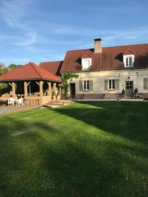Jardin de l'établissement l'abreuvoir de rivière