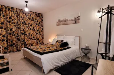 Plan de l'établissement AMIENS Studio cocooning et tranquille dans un jardinet a l'arrière d'une copropriété 2mm de la gare