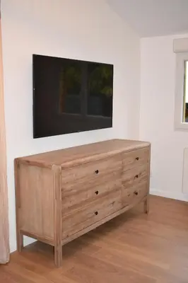 Télévision ou salle de divertissement dans l'établissement Au Bord de l'Oise