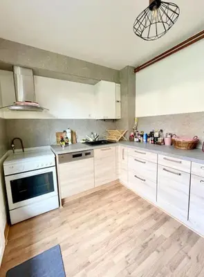 Cuisine ou kitchenette dans l'établissement Vive la vie - maison de famille à Mers proche mer