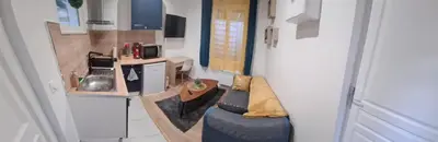 Plan de l'établissement Petite maison cosy dans un jardin.