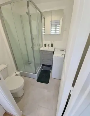 Plan de l'établissement Petite maison cosy dans un jardin.