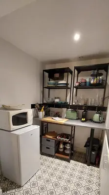 Cuisine ou kitchenette dans l'établissement Le petit Matelot au 1 er étage à 10min à pieds du centre ville