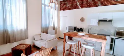 Cuisine ou kitchenette dans l'établissement 5 Spacieux, chaleureux, hyper centre 300m de la mer
