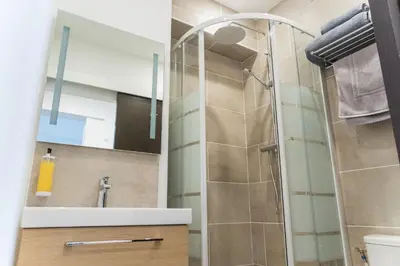 Salle de bains dans l'établissement La Mad Experience