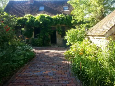 Jardin de l'établissement gite d'Albertine