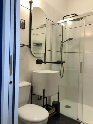 Salle de bains dans l'établissement Moulin à Eau - Domaine de 3 Hectares - Borne électrique - Chiens acceptés