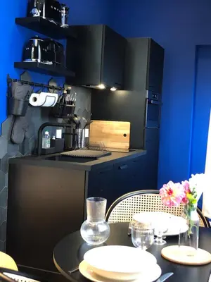 Cuisine ou kitchenette dans l'établissement Moulin à Eau - Domaine de 3 Hectares - Borne électrique - Chiens acceptés