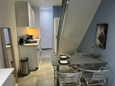 Cuisine ou kitchenette dans l'établissement Magnifique duplex central à 2 min de la gare.