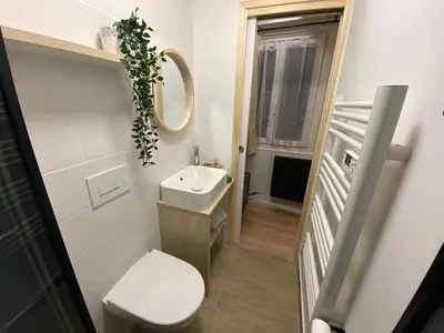 Salle de bains dans l'établissement Studio entièrement refait a neuf - 170