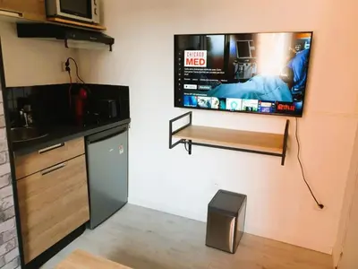 Cuisine ou kitchenette dans l'établissement STUDIO LE PETIT ATELIER - PROCHE GARE - WiFi