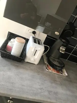 Plateau bouilloire dans l'établissement maison romi aeroport tillé 2 a 4 personnes