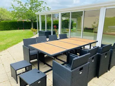Terrasse ou espace extérieur de l'établissement Villa avec piscine chauffée à moins 1h30 de Paris