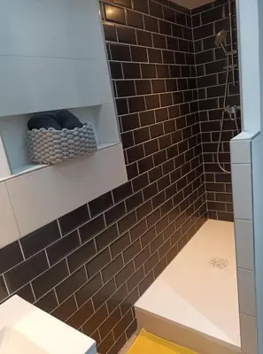 Salle de bains dans l'établissement Maison stACHEUL*gare/centre*wifi