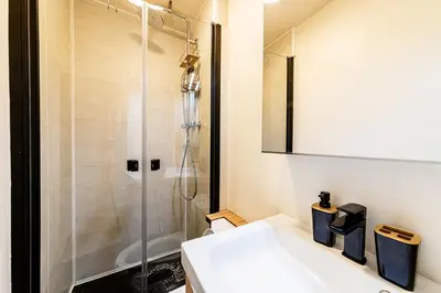 Salle de bains dans l'établissement Le Château Senard, Studio cosy 23 m2 au calme proche gare - 3 min