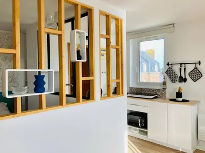 Cuisine ou kitchenette dans l'établissement La Belle Vue Appartement 2 personnes Vue port